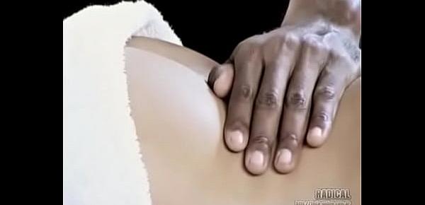  Luciana Salazar masajeada por un negro